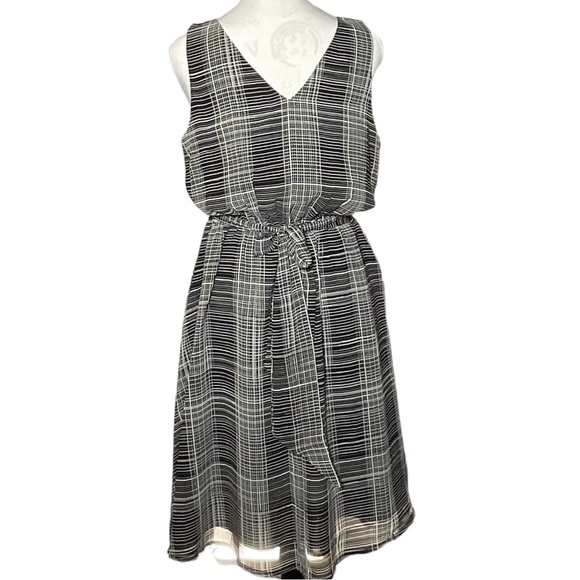 Andeawy Lady’s‎ Blc/Wht Sz M Dress. New Without a Tag Wanted To Ware but didn’t. - Picture 8 of 11